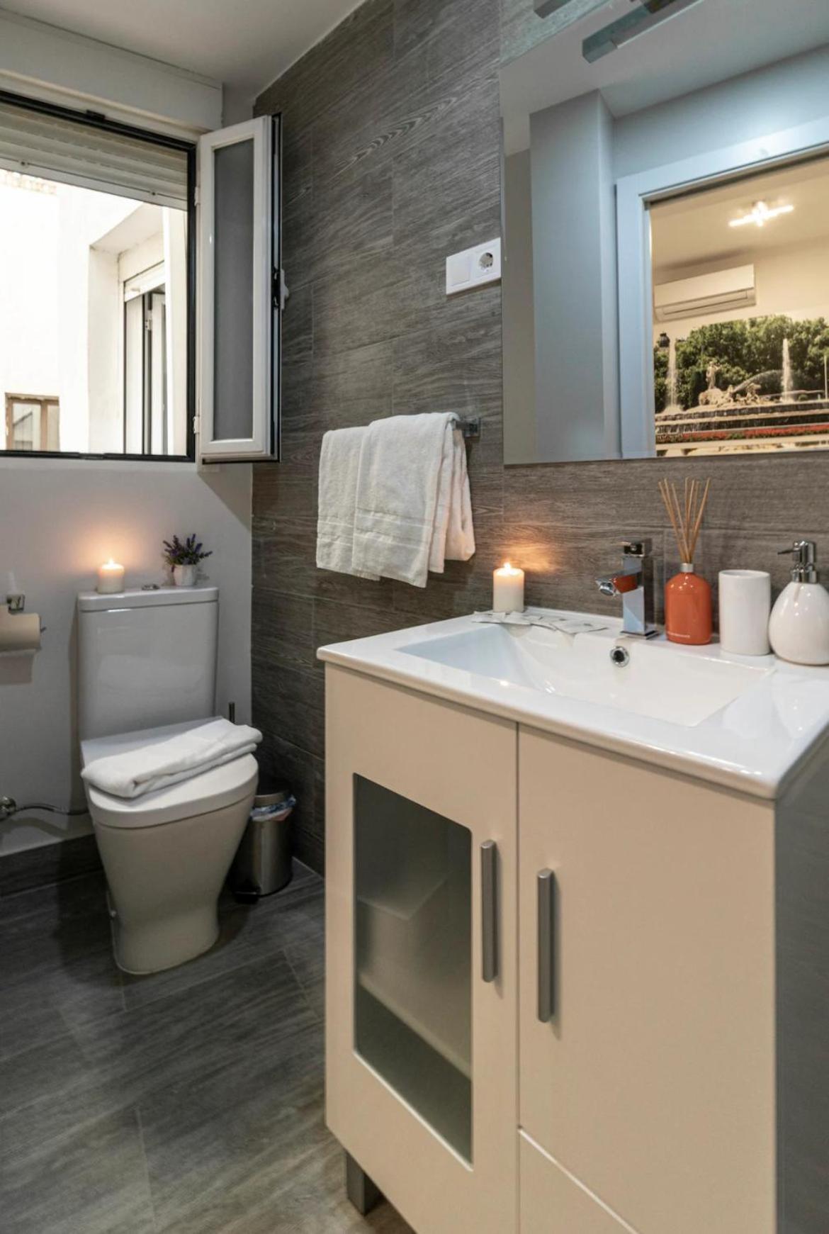 Estudio Plaza Neptuno Madrid Ngoại thất bức ảnh